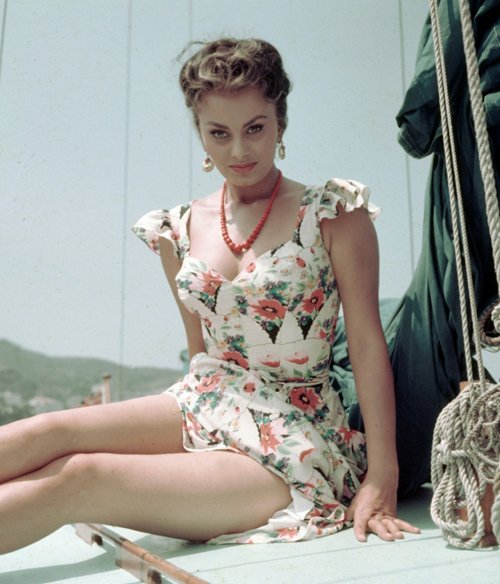 Sofia Loren curvy