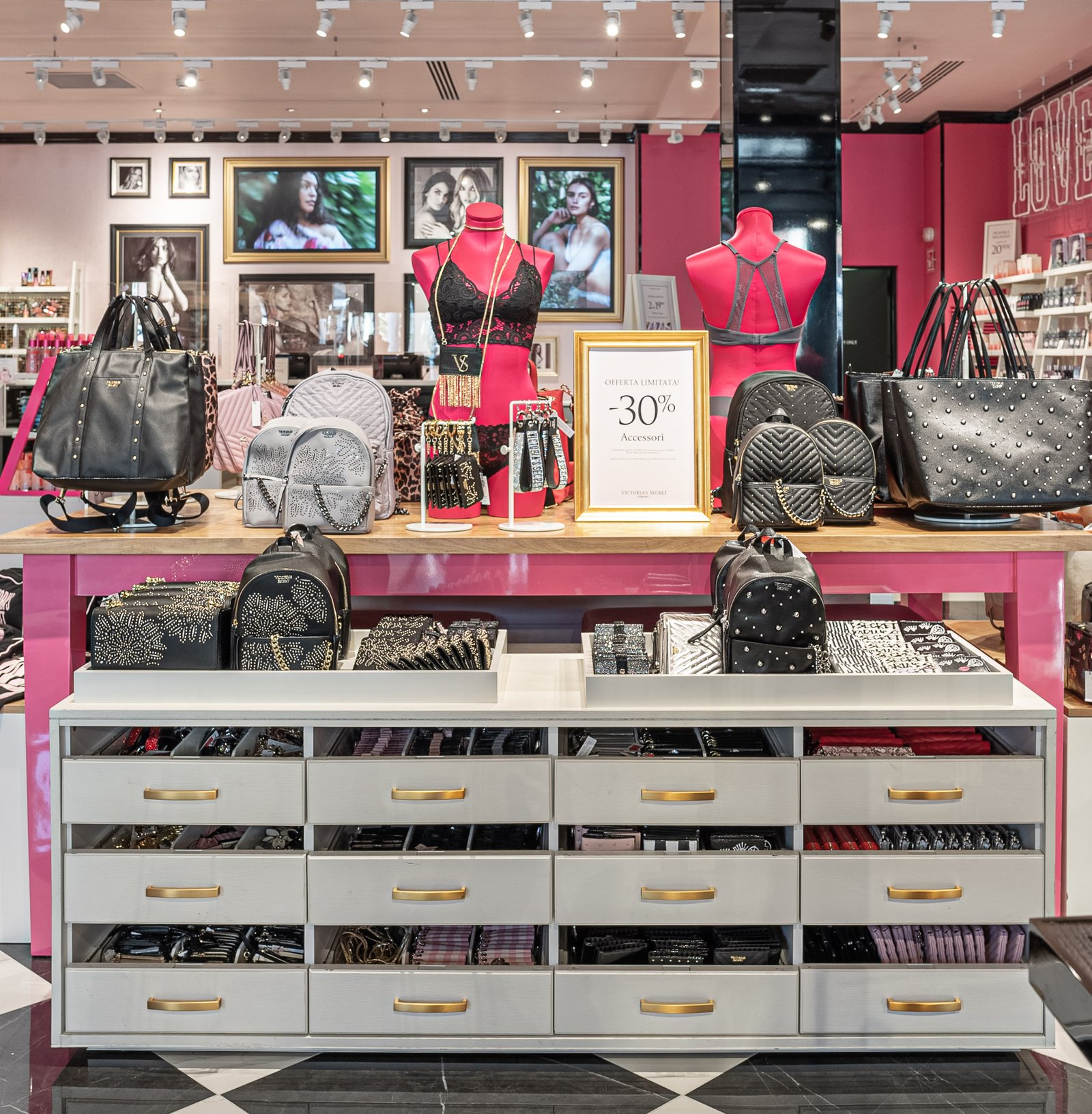 Victoria's Secret: la storia di un'icona della moda