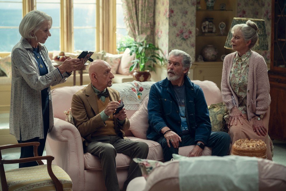 Vestire come Helen Mirren a 60 anni Il club dei delitti del giovedì The Thursday Murder Club
