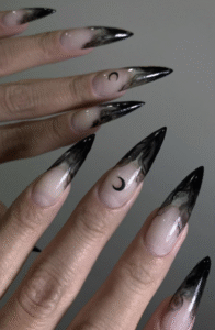 tendenze unghie estate 2025 a stiletto