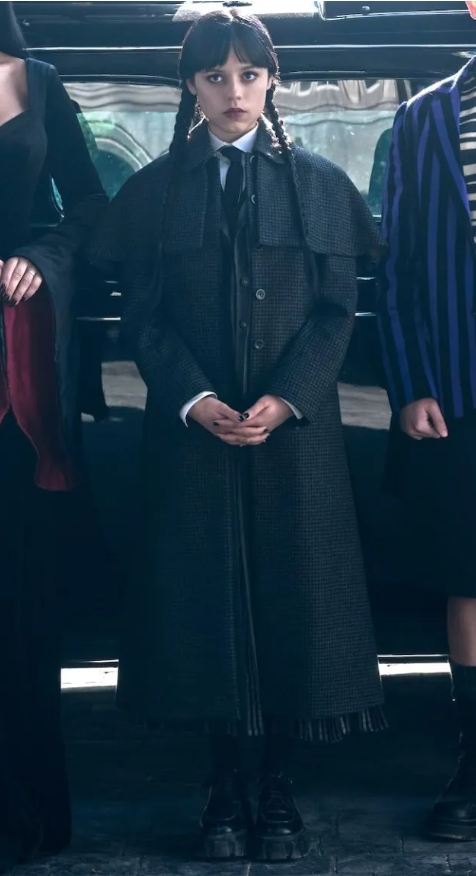 Vestiti come Mercoledì Addams