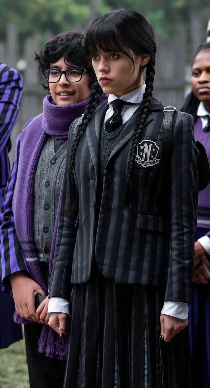 Vestiti come Mercoledì Addams
